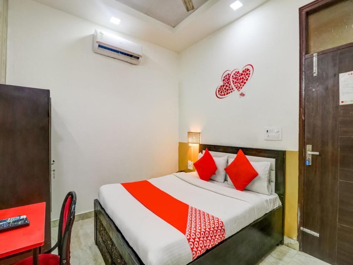 Hotel Oyo 74060 Taj Residency Nové Dillí Exteriér fotografie